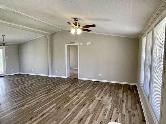 5th image of 306 Ashwood Ct