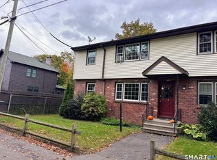 8 Canterbury Ln #1, Clinton, CT 06413
