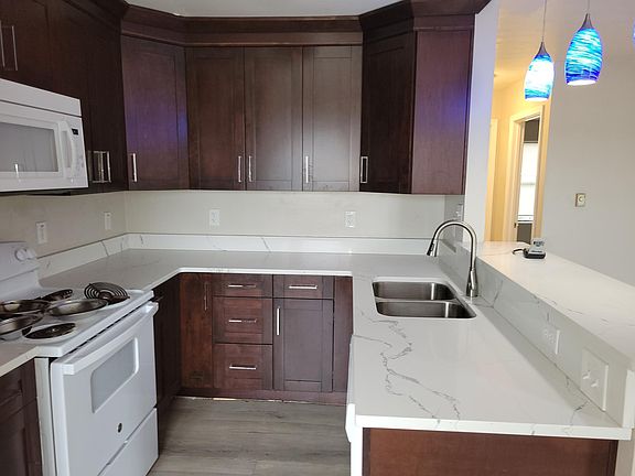 2nd image of 117 W Balview Ave #3