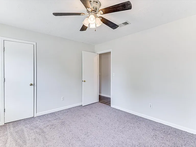 4116 Melrose Dr — Photo 14