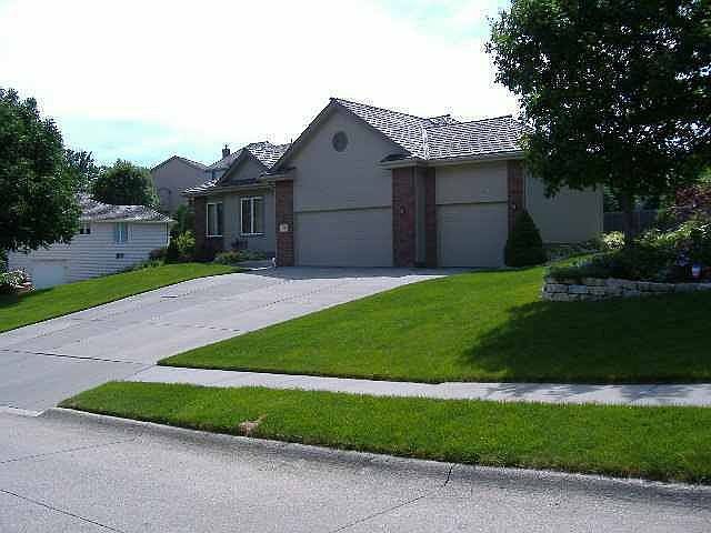 1st image of 1606 N 126th St