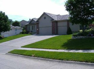 1606 N 126th St, Omaha, NE 68154