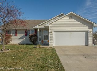2420 E Glenwood Dr, Des Moines, IA 50320