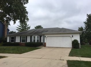 1529 Ranchview Dr, Naperville, IL 60565