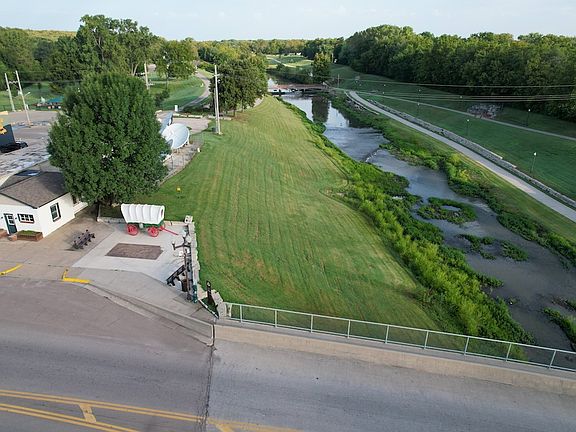 3rd image of 14 W Main St