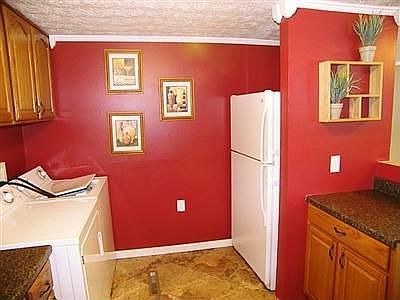 3rd image of 4912 Joyce Dr
