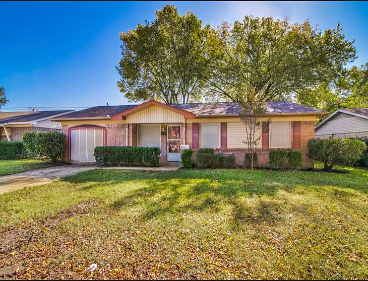 2316 Rose Marie Dr