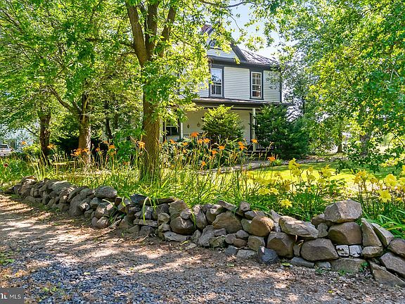 3rd image of 5694 Winter Wood Ln