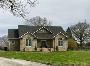 2010 Adams St, Tullahoma, TN 37388