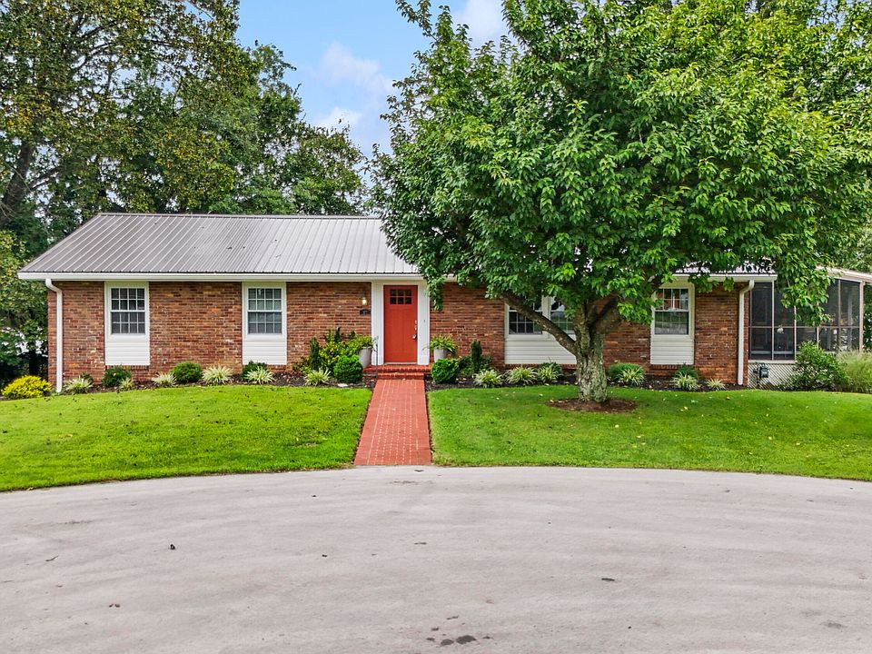 1st image of 577 Cardinal Dr