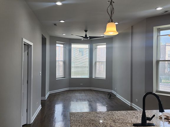 4th image of 1530 S Central Park Ave #2