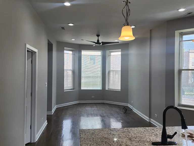 1530 S Central Park Ave #2 — Photo 4