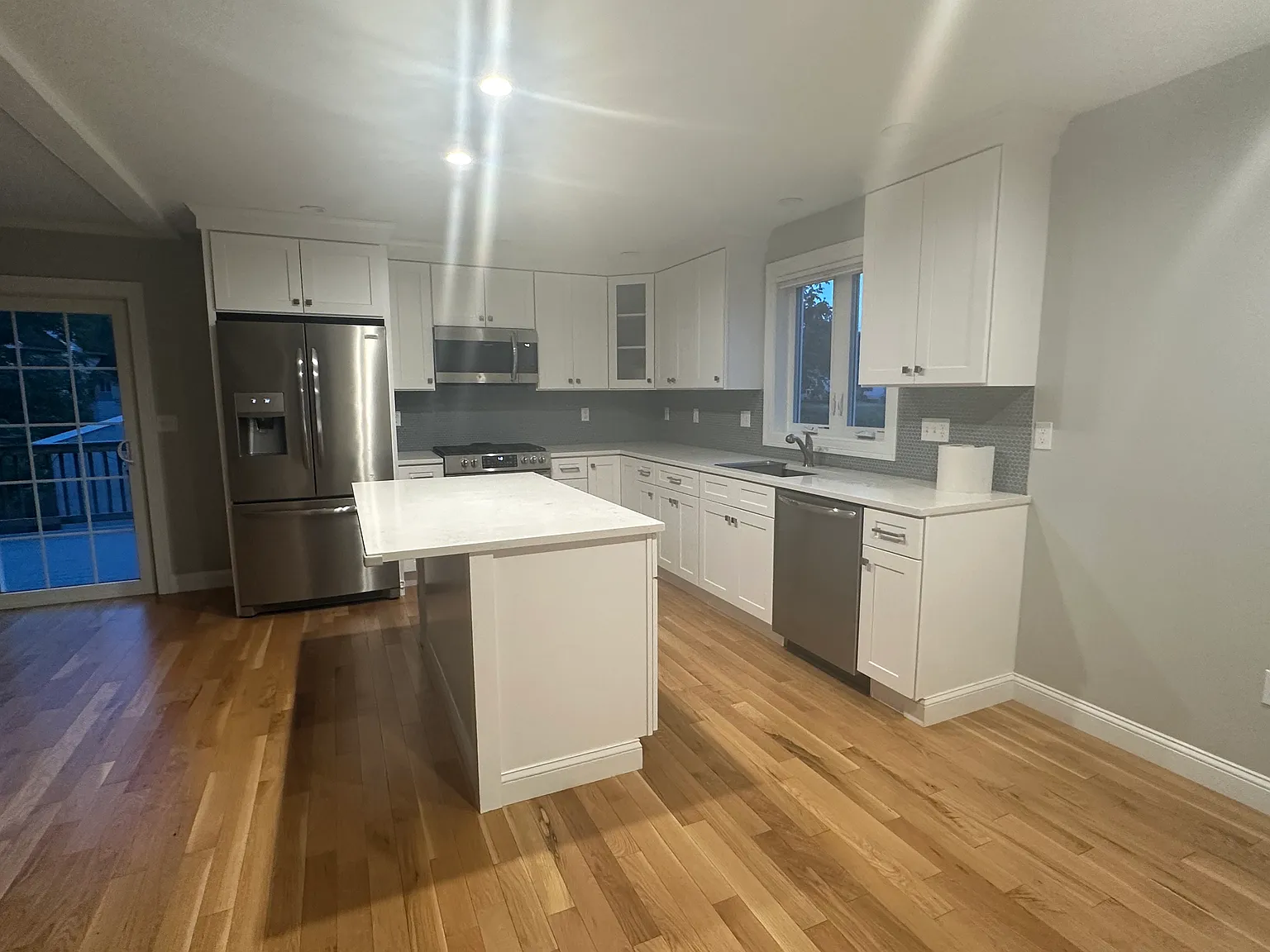 3 bed, 2.5 bath, 1592 sqft, $3,250 — Photo 2