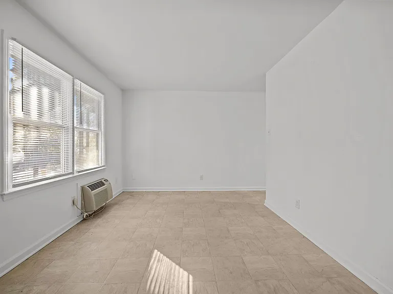1605 N Roxboro St — Photo 27
