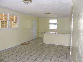 2nd image of 2225 Pace St