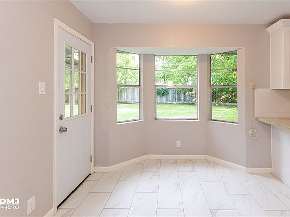 5th image of 9135 Doty St
