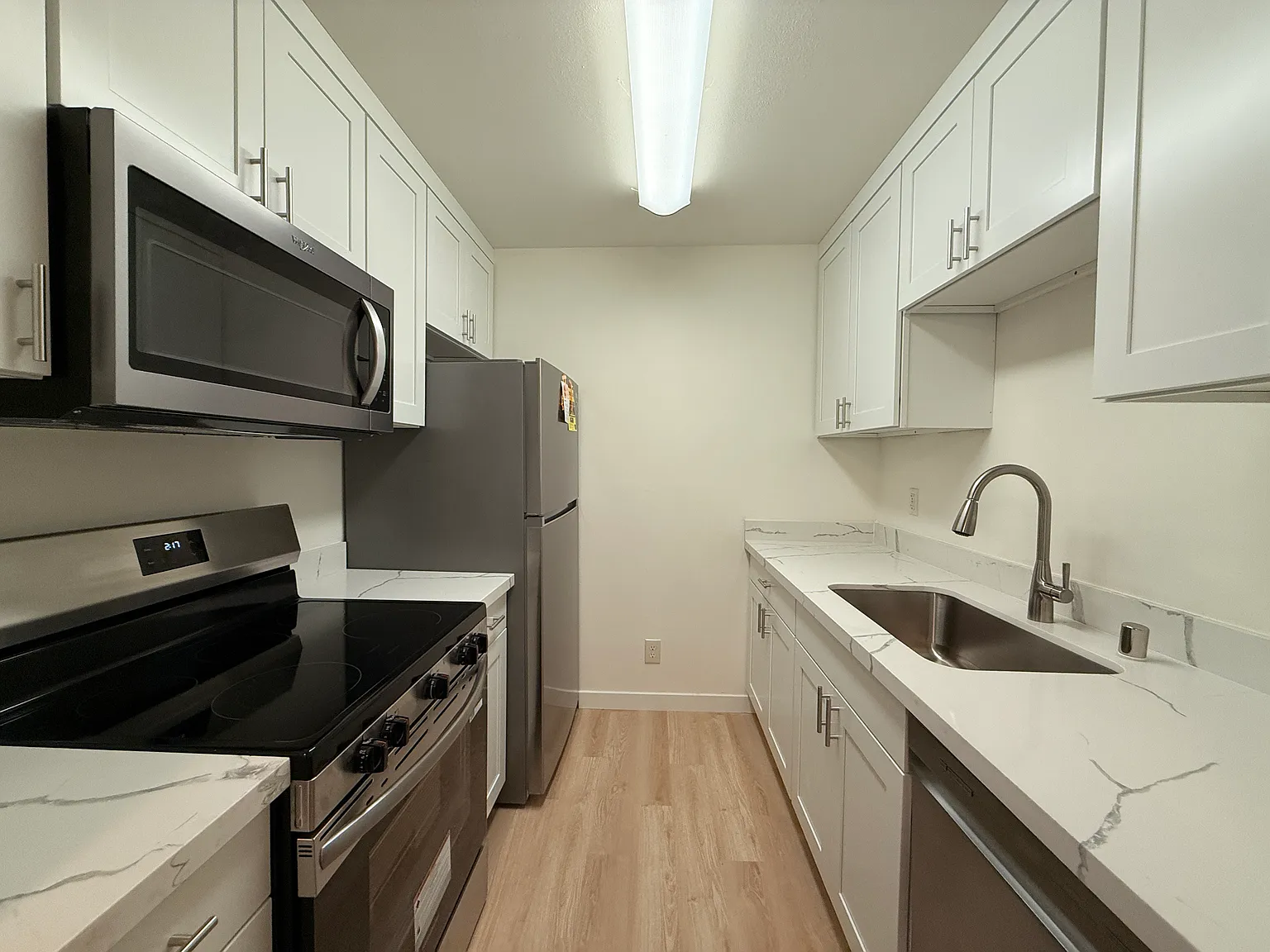 2 bed, 850 sqft, $2,450 — Photo 2