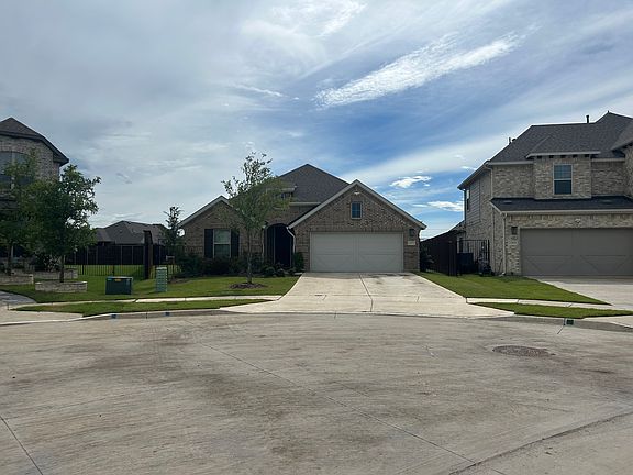 2nd image of 1072 Tara Ct