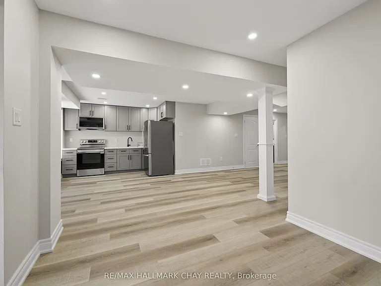 63 Janes Cres #BASEMENT — Photo 8
