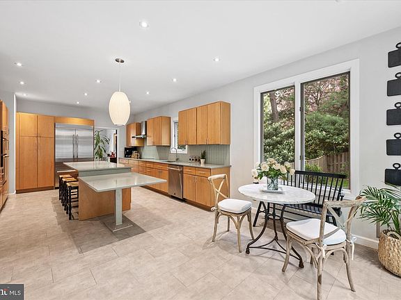 4th image of 6700 Landon Ln
