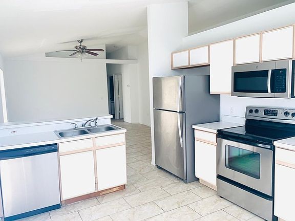 3rd image of 4953 Luna Negra Dr