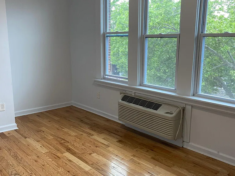 5045 Walnut St #3 — Photo 7