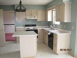 4th image of 4832 Pleasant Woods Ct