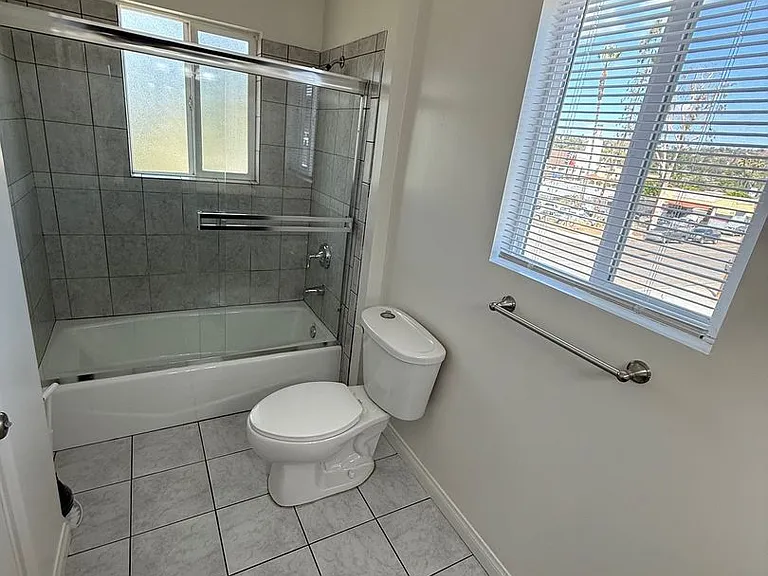 3659-61 S Bonita St — Photo 7