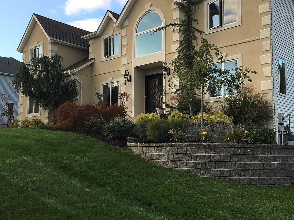 2nd image of 5 Lowell Dr