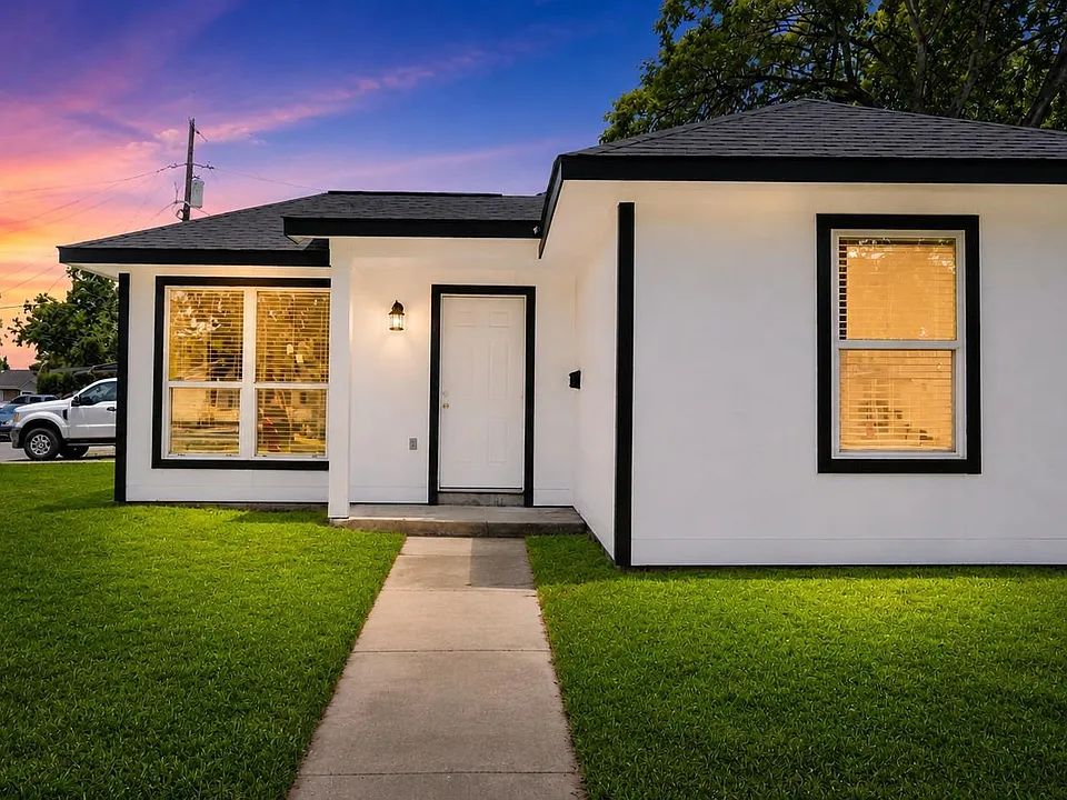 1206 Pinewood Ln