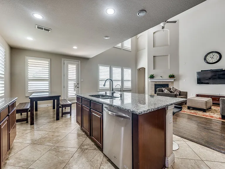7340 Beranger Dr — Photo 14