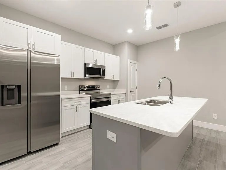 330 Royal Palm Way — Photo 15