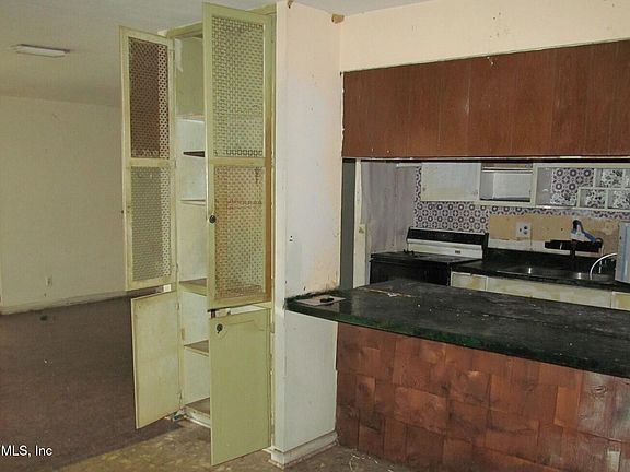 3rd image of 1261 KNOBB HILL Drive