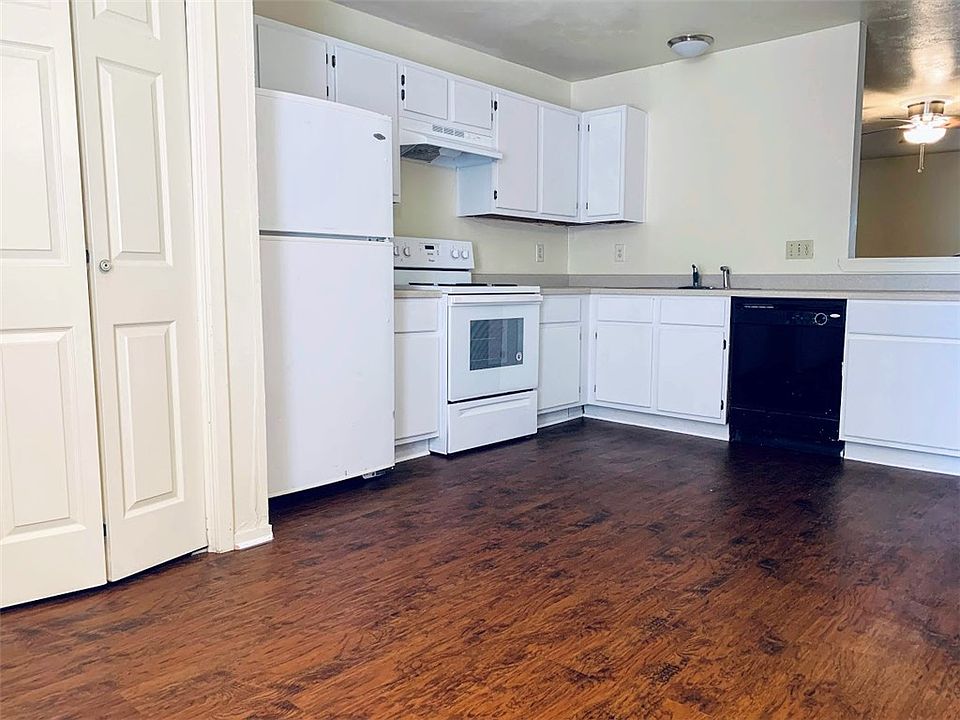 1st image of 308 Manuel Dr APT C