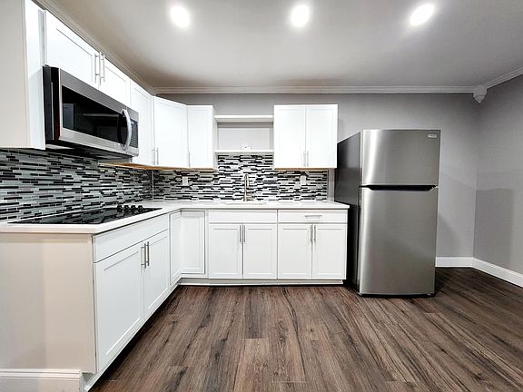 2nd image of 136 Northern Blvd