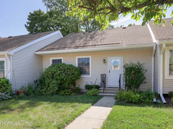 136 Rigi Strasse #C, Freehold, NJ 07728