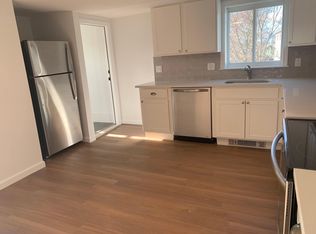 10 Barry St, Peabody, MA 01960