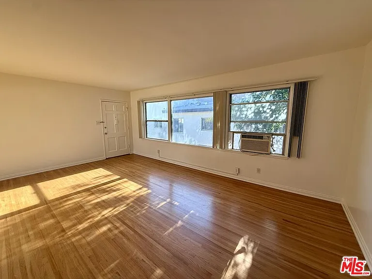 14944 Dickens St #3 — Photo 6