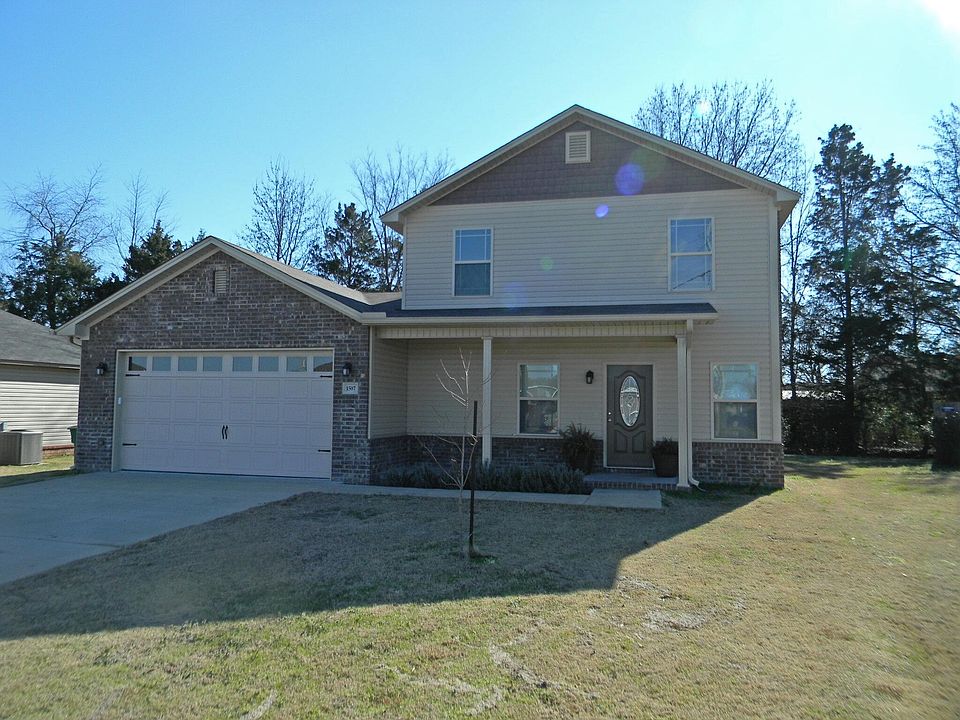 1st image of 1507 E 11th Cv