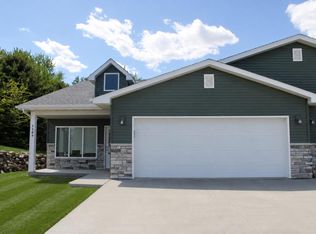 1111 Emerald Cv, Clear Lake, IA 50428