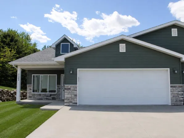 1111 Emerald Cv, Clear Lake, IA 50428