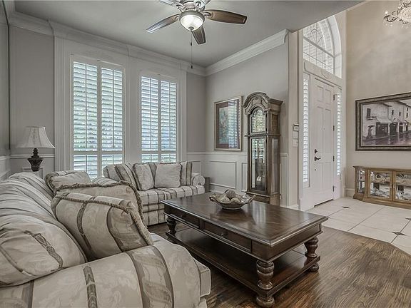4th image of 2801 Carrick Ct