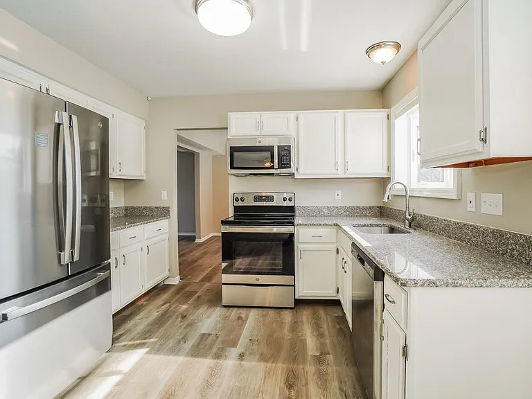 5305 Frisco Dr — Photo 9