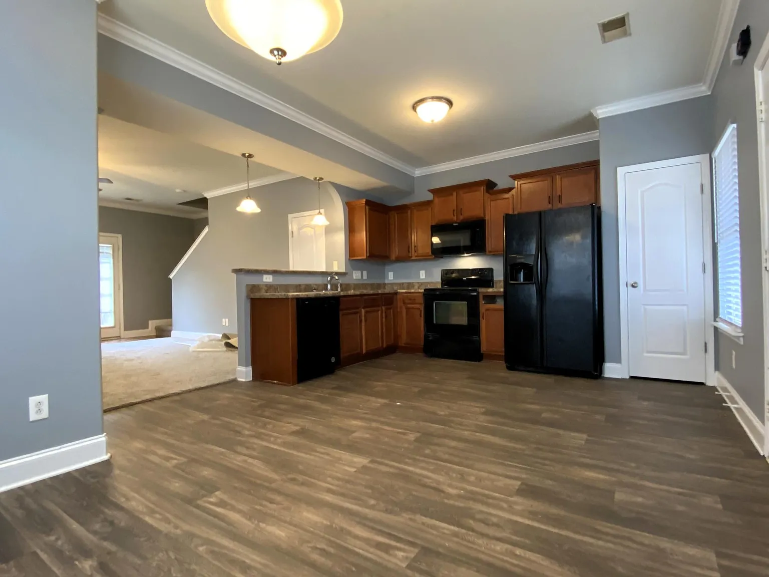 2 bed, 2.5 bath, 1320 sqft, $1,650 — Photo 3