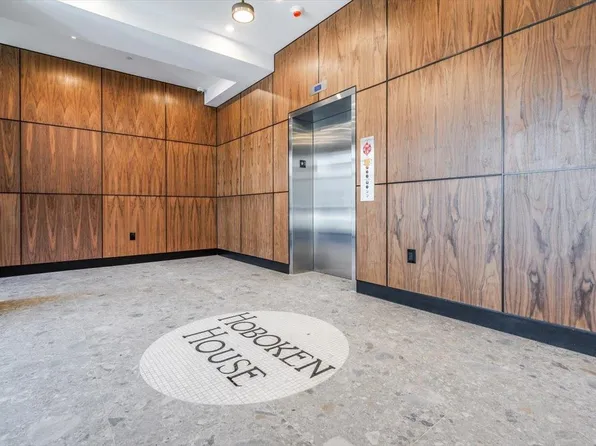 237 Washington Street image 29 of 34