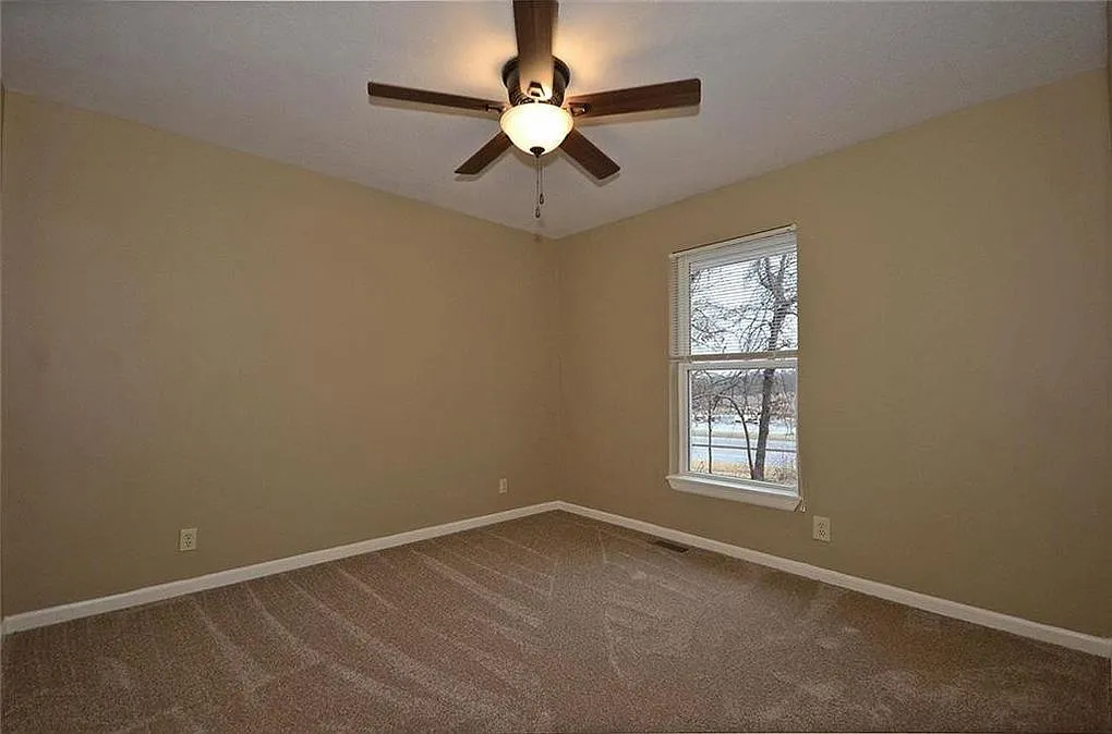 6130 Northeast Vivion Road - 1 — Photo 3