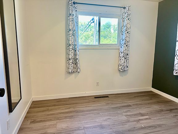 3rd image of 247 Riverside Dr