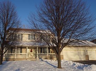 8823 Dunkirk Ct NE, Blaine, MN 55449
