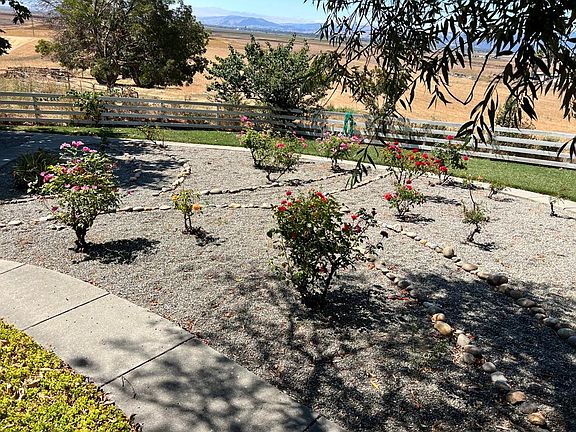 3rd image of 4700 Pacheco Pass Hwy