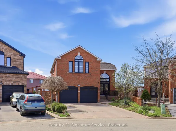 784 Avonshire Ct, Mississauga, ON L5V 2P2